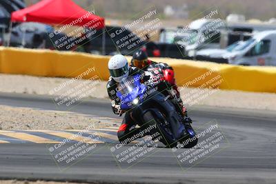 media/Apr-10-2022-SoCal Trackdays (Sun) [[f104b12566]]/Turn 2 (1135am)/